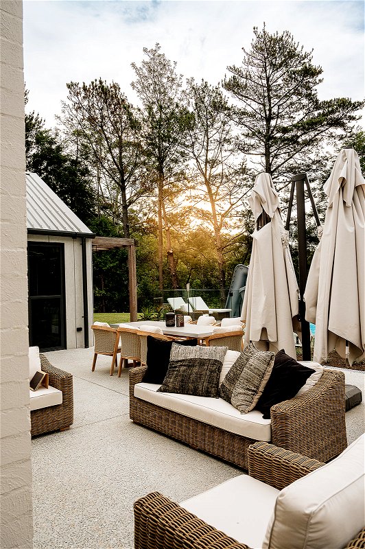 Berry Luxury Barn House (Heated Pool)