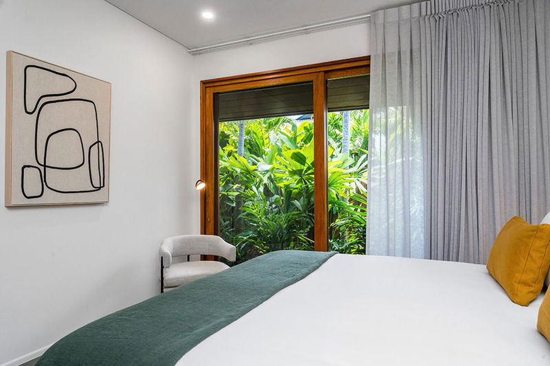 Sapphire (Heated Pool)