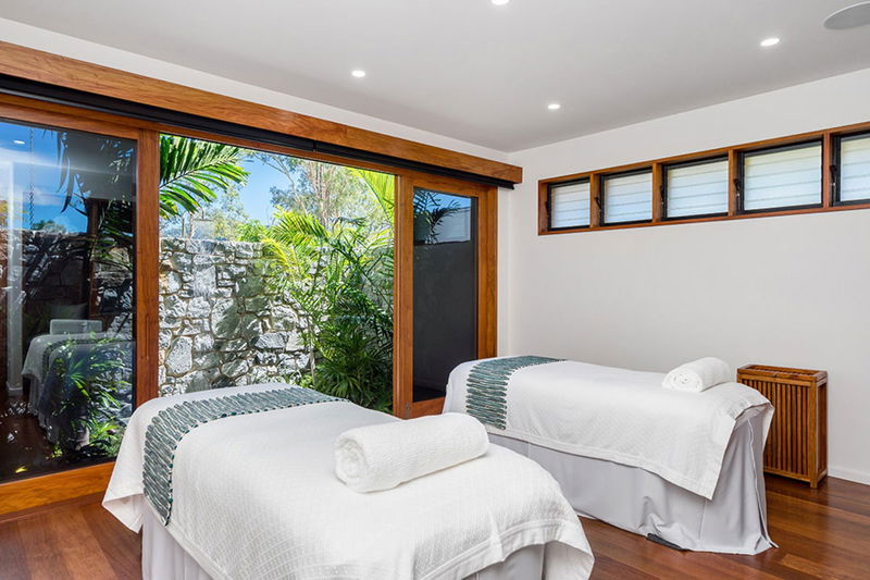 Sapphire (Heated Pool)