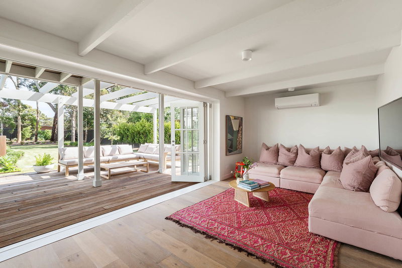 Beach Street (Heated Pool)