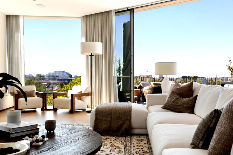 Como Penthouse (Melbourne skyline and river views)