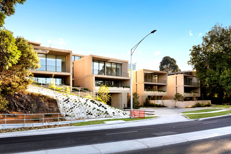 Como Penthouse (Melbourne skyline and river views)