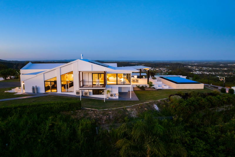 Sky High Estate (Ocean Views)