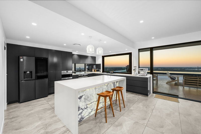 Sky High Estate (Ocean Views)