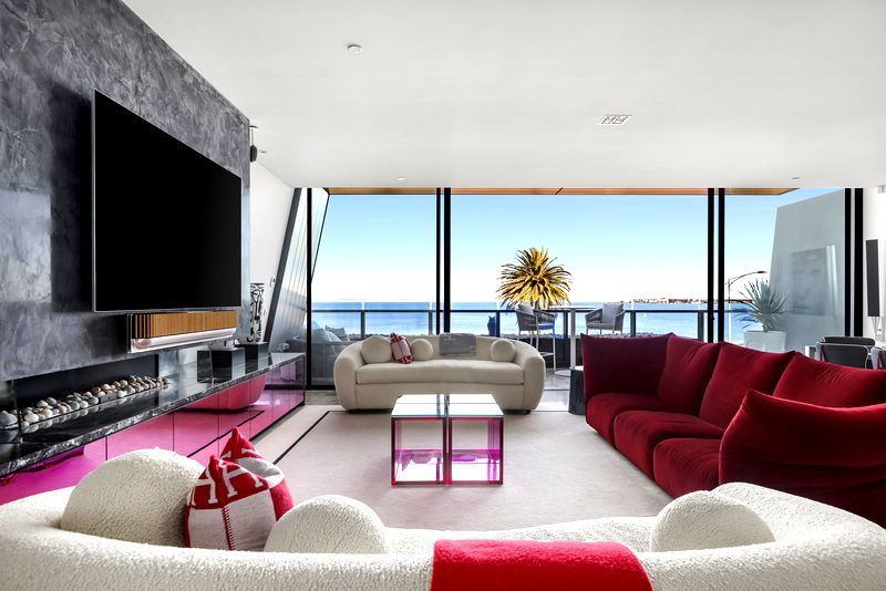 The Parade Penthouse (Walk to beach)