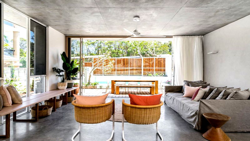 Bowerbird - beachfront home with rooftop pool