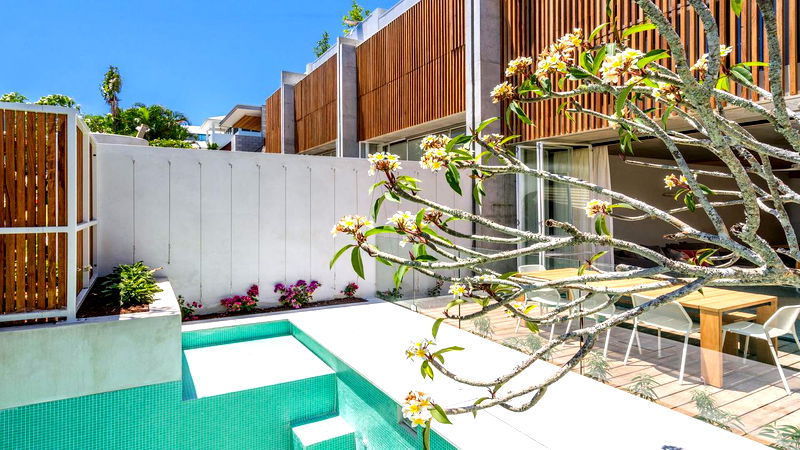 Bowerbird - beachfront home with rooftop pool