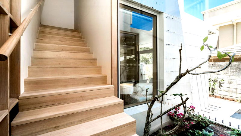 Bowerbird - beachfront home with rooftop pool