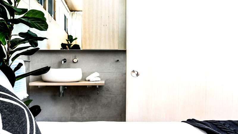 Bowerbird - beachfront home with rooftop pool