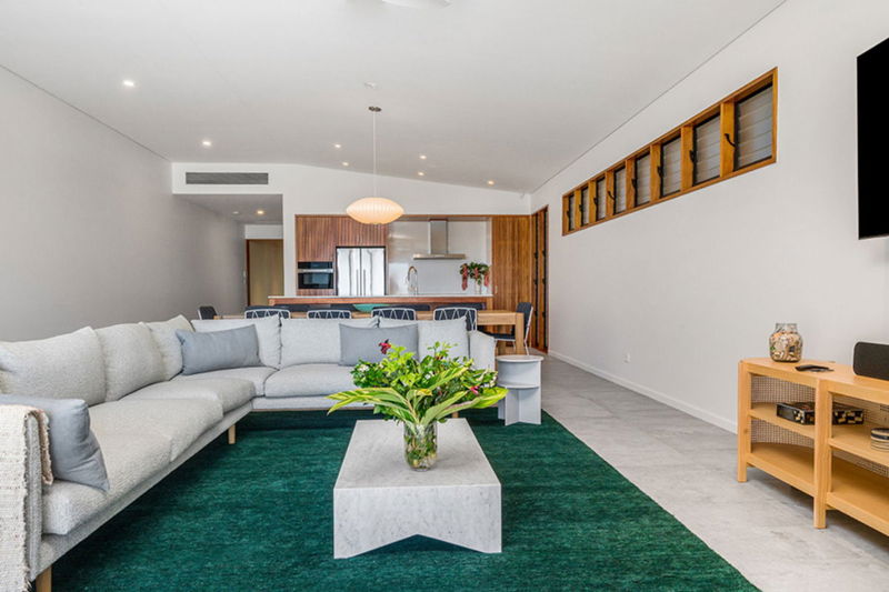 Azure (Walk to Beach)