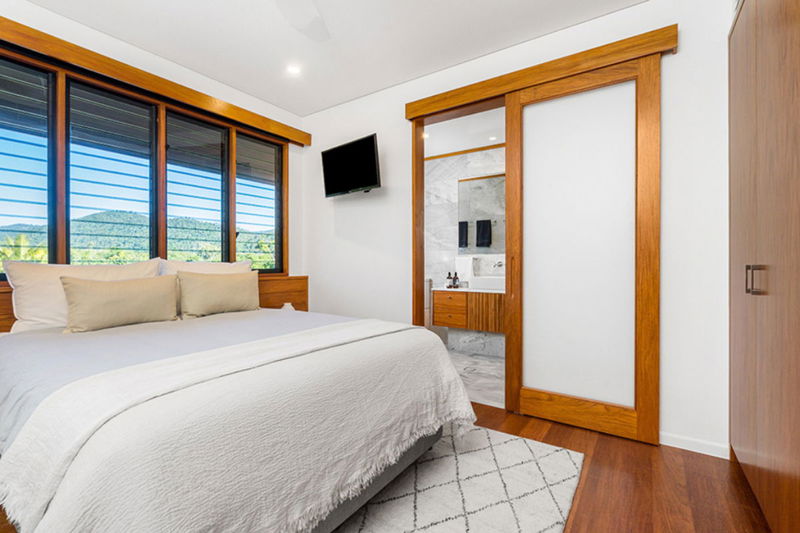 Azure (Walk to Beach)