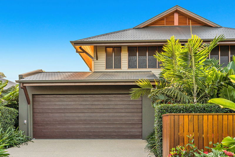 Azure (Walk to Beach)