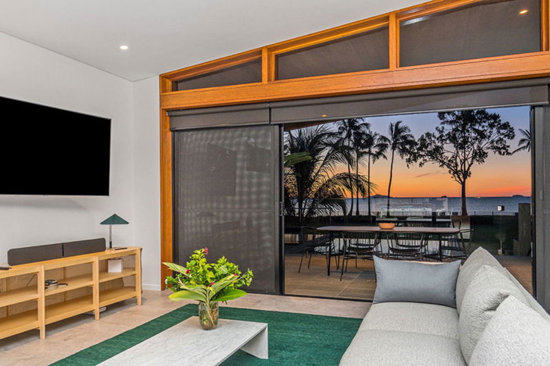 Azure (Walk to Beach)