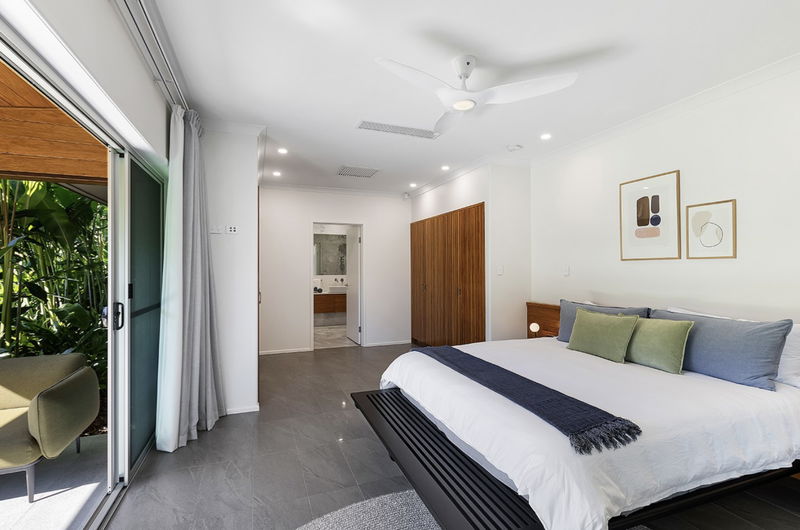 Celeste (Walk to Beach)