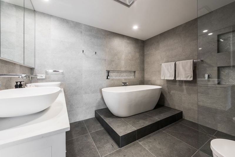 Mermaid Beach Villa (With Ocean Views)