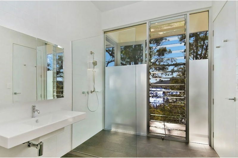 The Canopy at Pretty Beach (Walk to the beach)