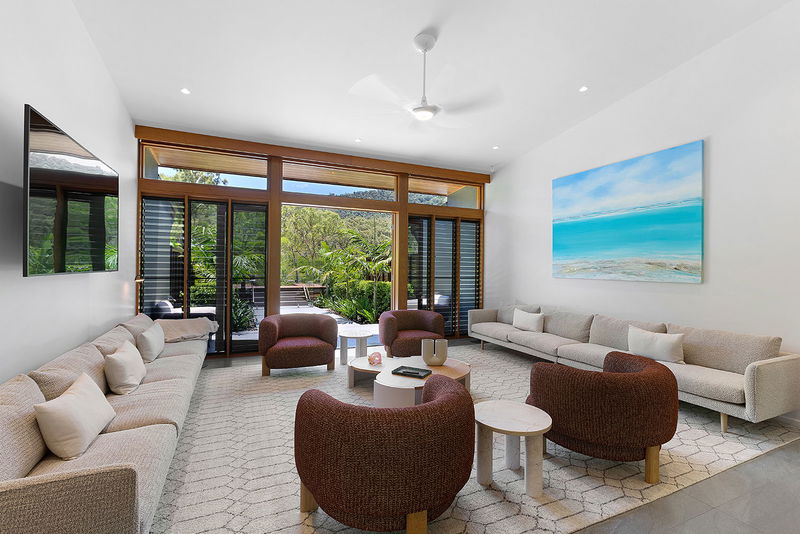 Topaz (With Car Parking)