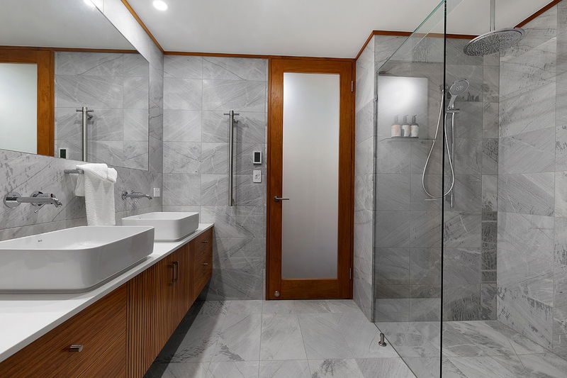 Topaz (With Car Parking)