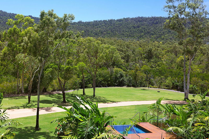 Topaz (With Car Parking)