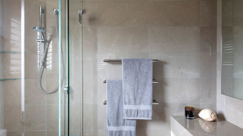 Rose Bay Luxe Penthouse (Walk to Beach)