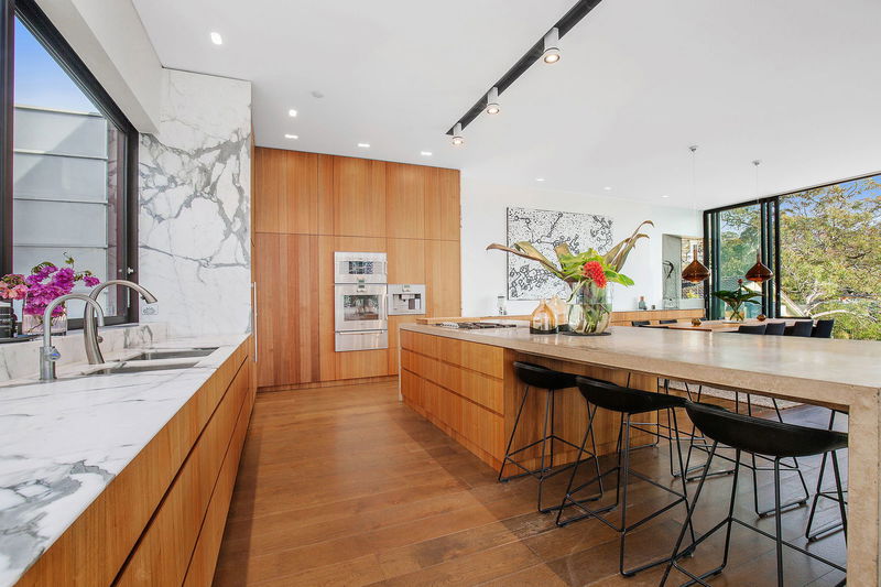 Balmoral Golden Mile Luxe (Heated Pool)