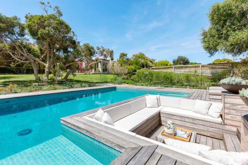 Victoria on Portsea (Solar Heated Pool)