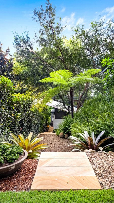 Tranquility at Pretty Beach (Walk to the beach)