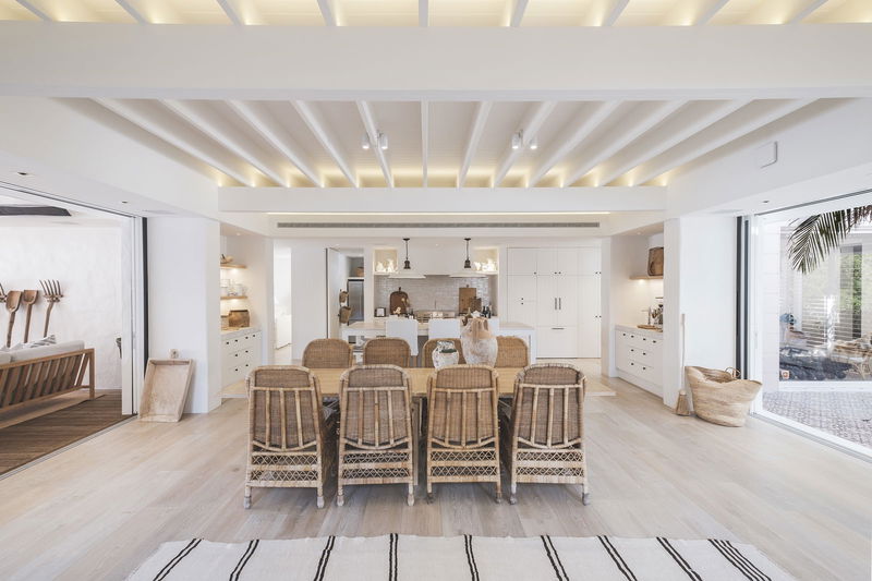 Wagstaffe Tropics (Walk to Beach)