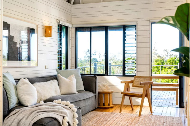 Seven Mile Beach House (With Car Parking)