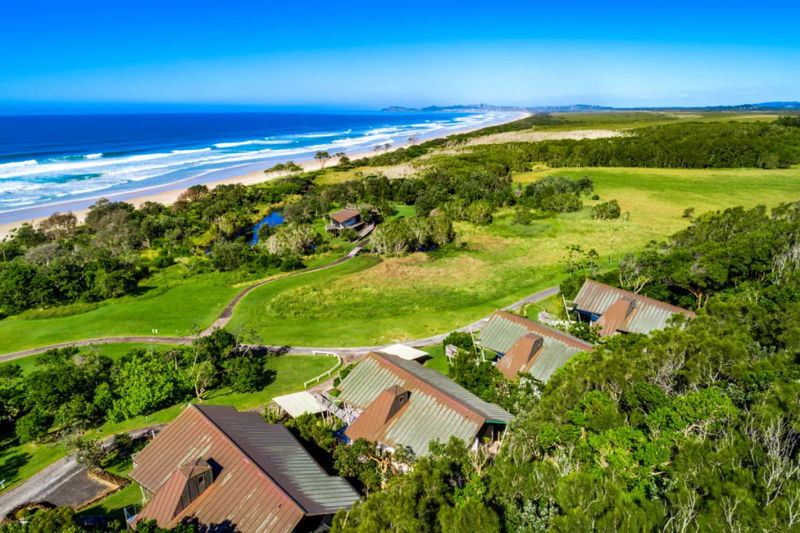 Seven Mile Beach House (With Car Parking)