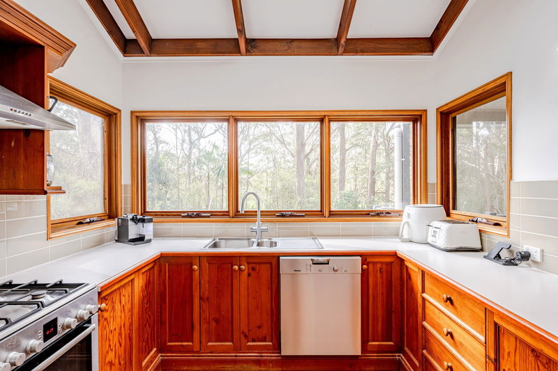 Treetop Acreage with Tennis Court