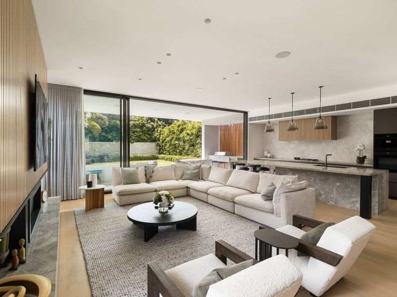 Clifton Modern Luxe (Heated Pool)