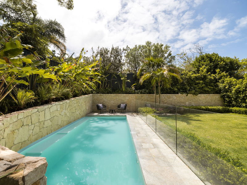 Clifton Modern Luxe (Heated Pool)