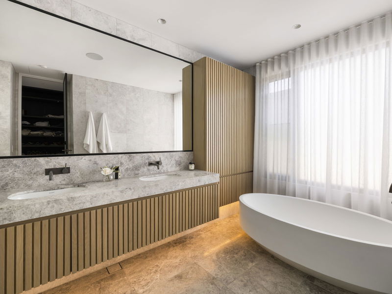 Clifton Modern Luxe (Heated Pool)