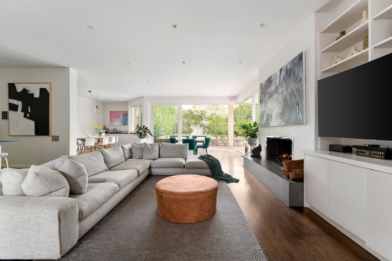 Wynnstay House (Solar Heated Pool)