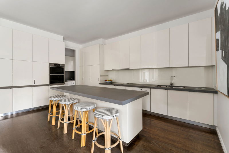 Wynnstay House (Solar Heated Pool)