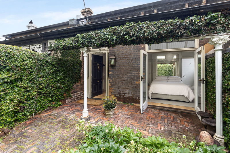 Sorrento House (With Car Parking)