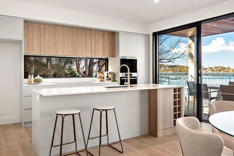 Clare De Lune Waterfront (with pool)