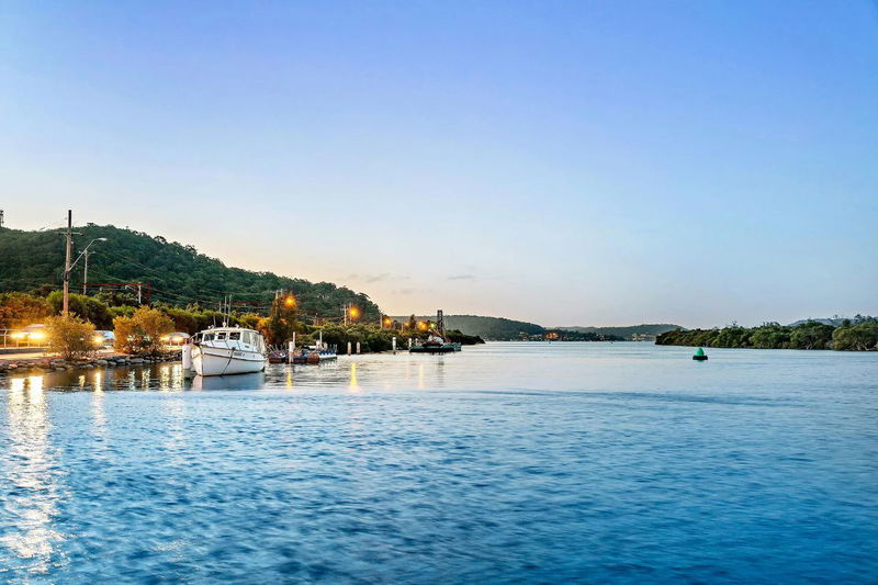 Clare De Lune Waterfront (with pool)