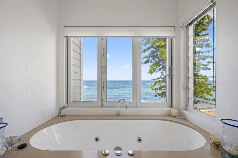 Alaya at Toowoon Bay (On the beach)