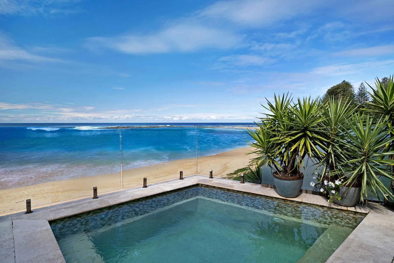 Alaya at Toowoon Bay (On the beach)