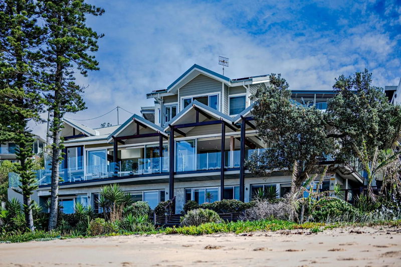 Alaya at Toowoon Bay (On the beach)