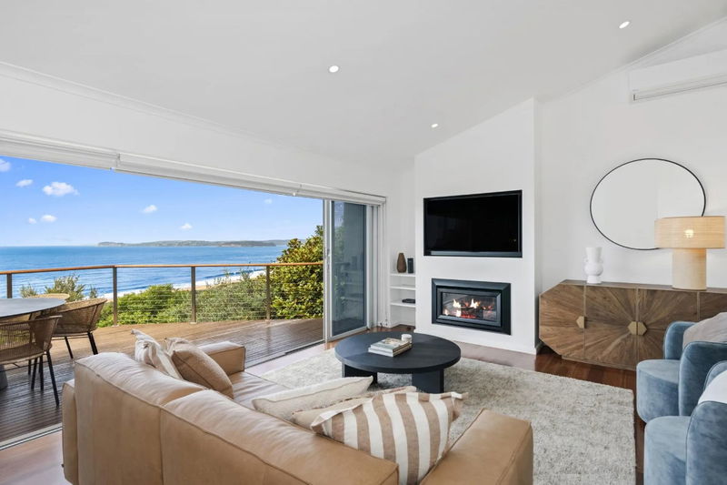 Kalani at Killcare (Walk to the beach)