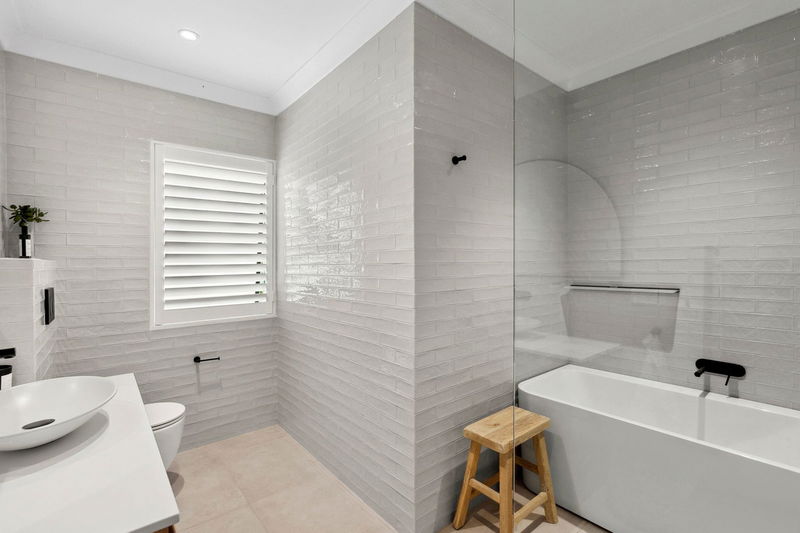 Balmoral Luxe Escape (Walk to Beach)