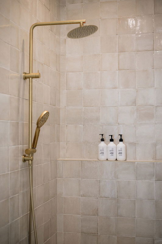 Berry Luxury Barn House (Heated Pool)