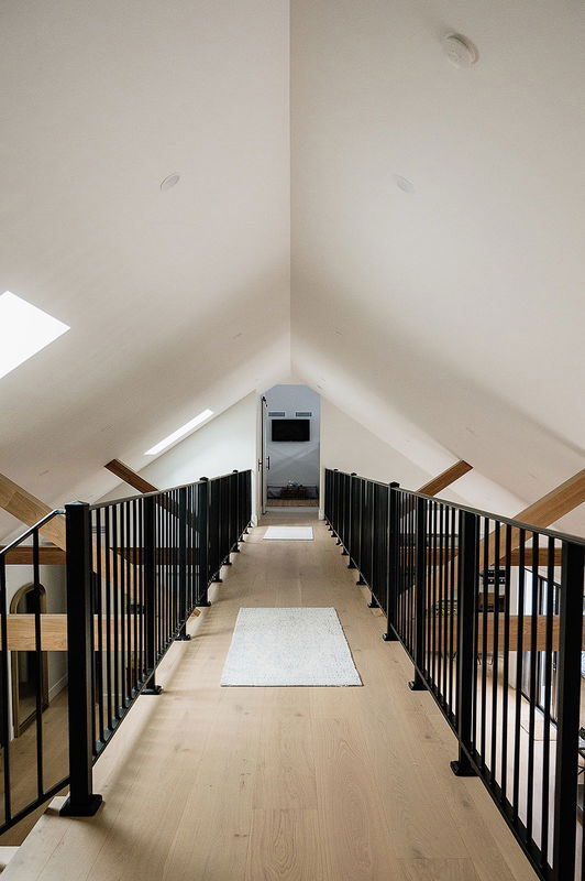 Berry Luxury Barn House (Heated Pool)