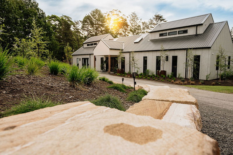 Berry Luxury Barn House (Heated Pool)