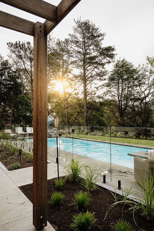 Berry Luxury Barn House (Heated Pool)