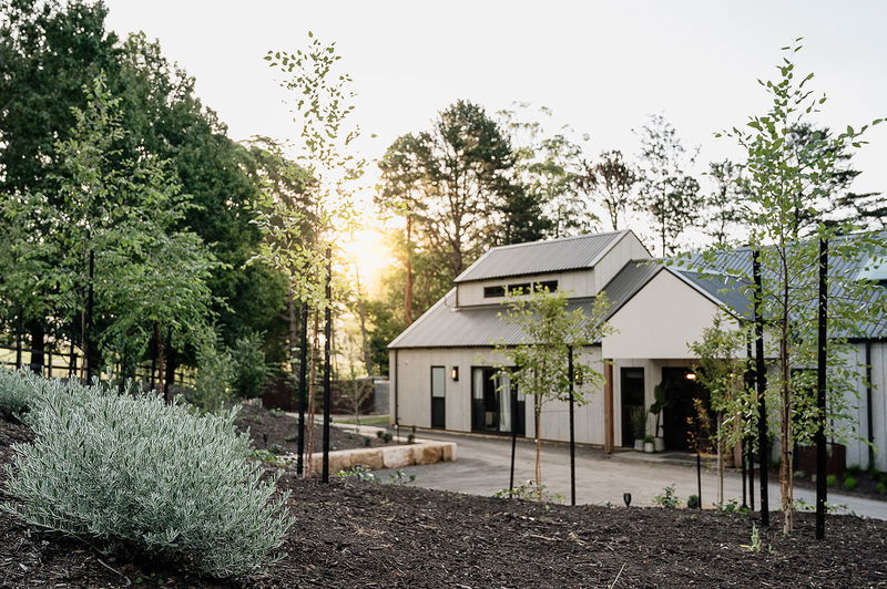 Berry Luxury Barn House (Heated Pool)