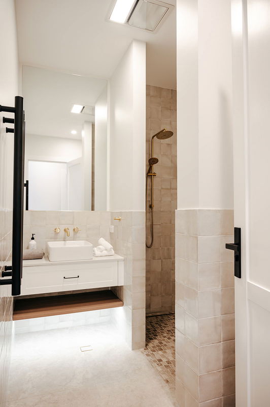 Berry Luxury Barn House (Heated Pool)